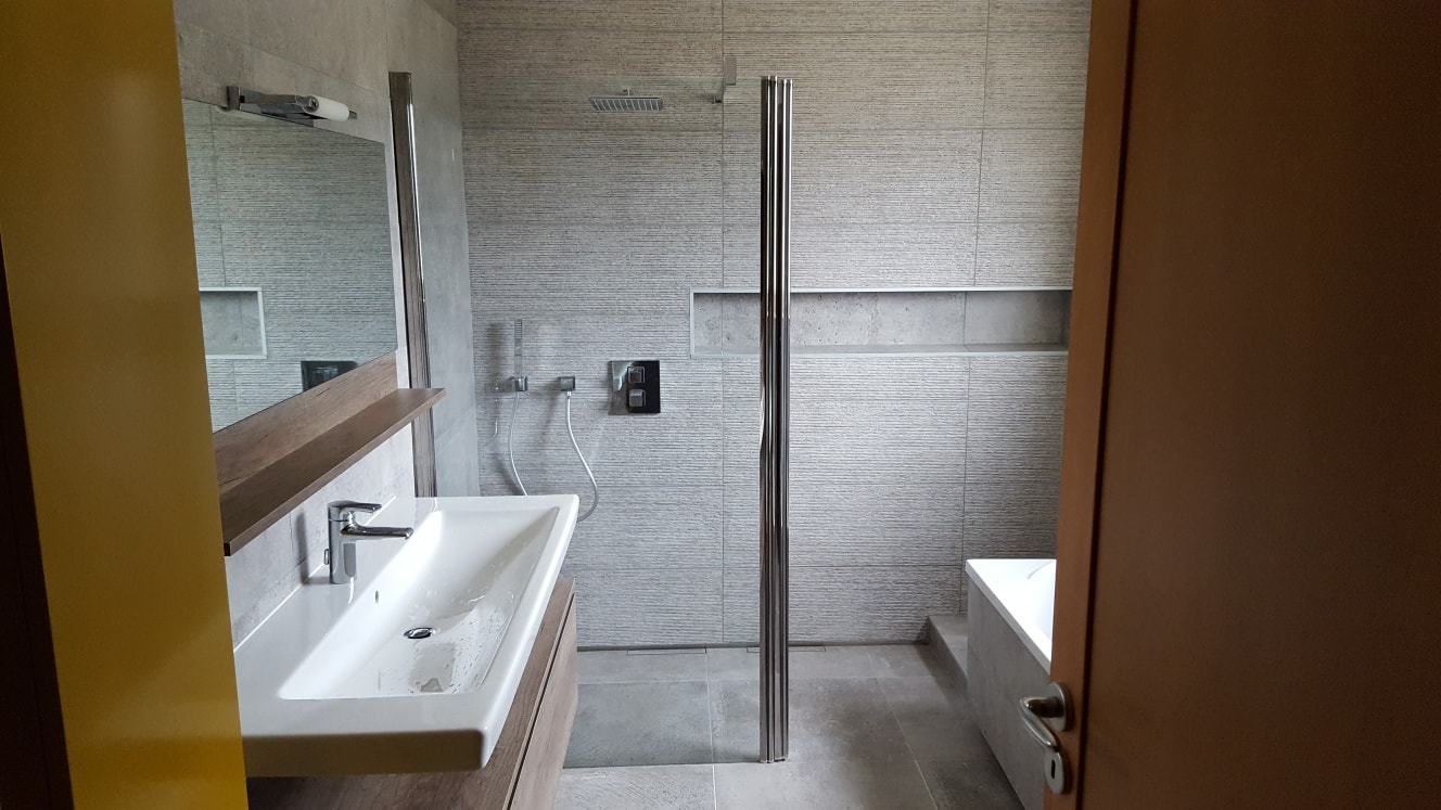 Travaux de construction ou rénovation de salle de bains et sanitaires